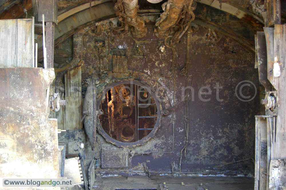 Forward crew quarters and torpedo room